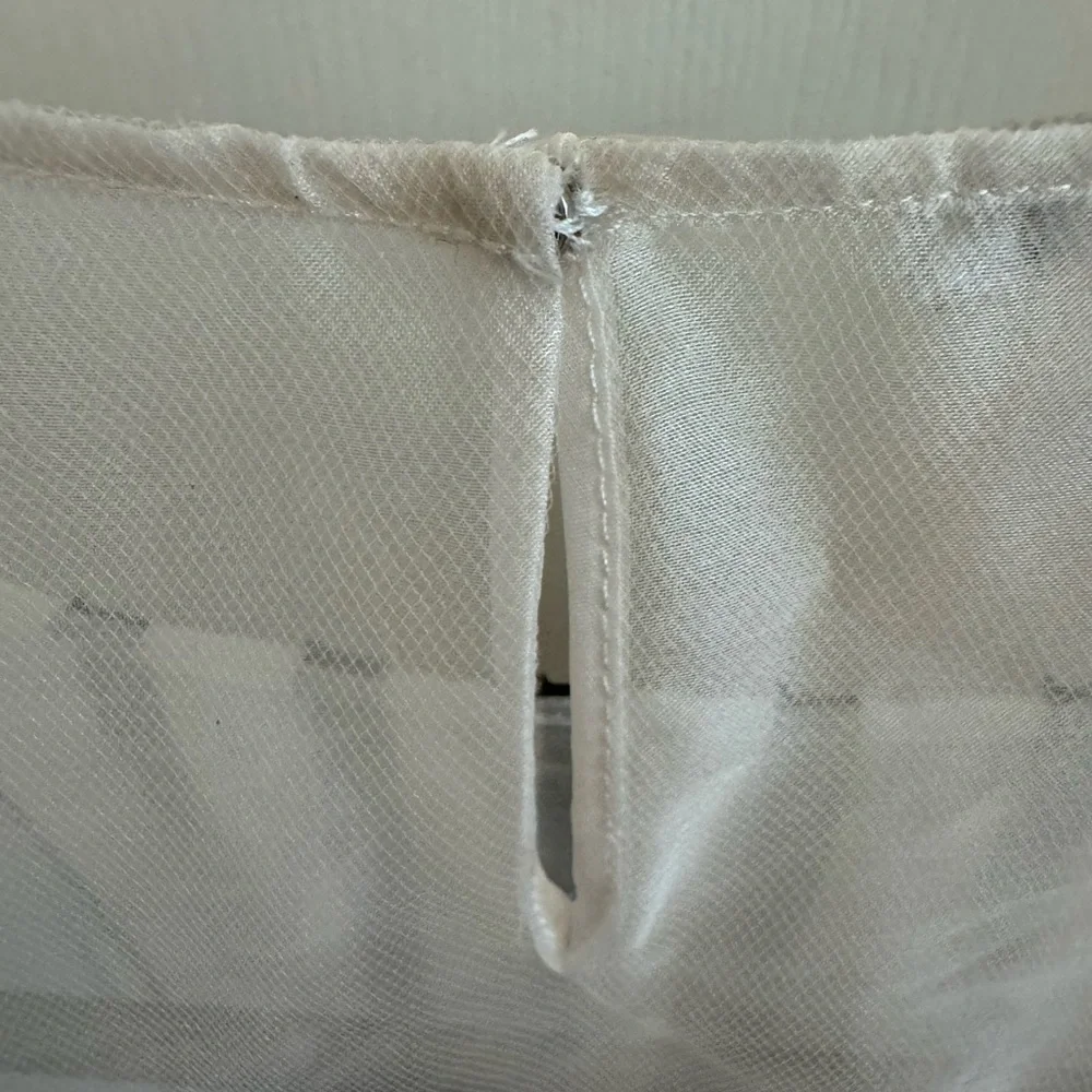 Oscar de la Renta Elegant Sheer White and Black Striped Women's Top - Picture 4 of 7